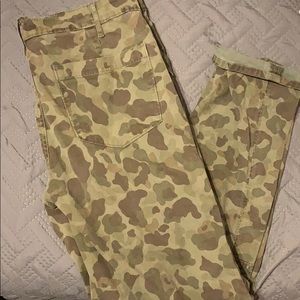 Camo skinny jeans